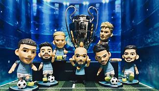 关于曼城夺得英足总杯冠军，完成“三冠王”的信息