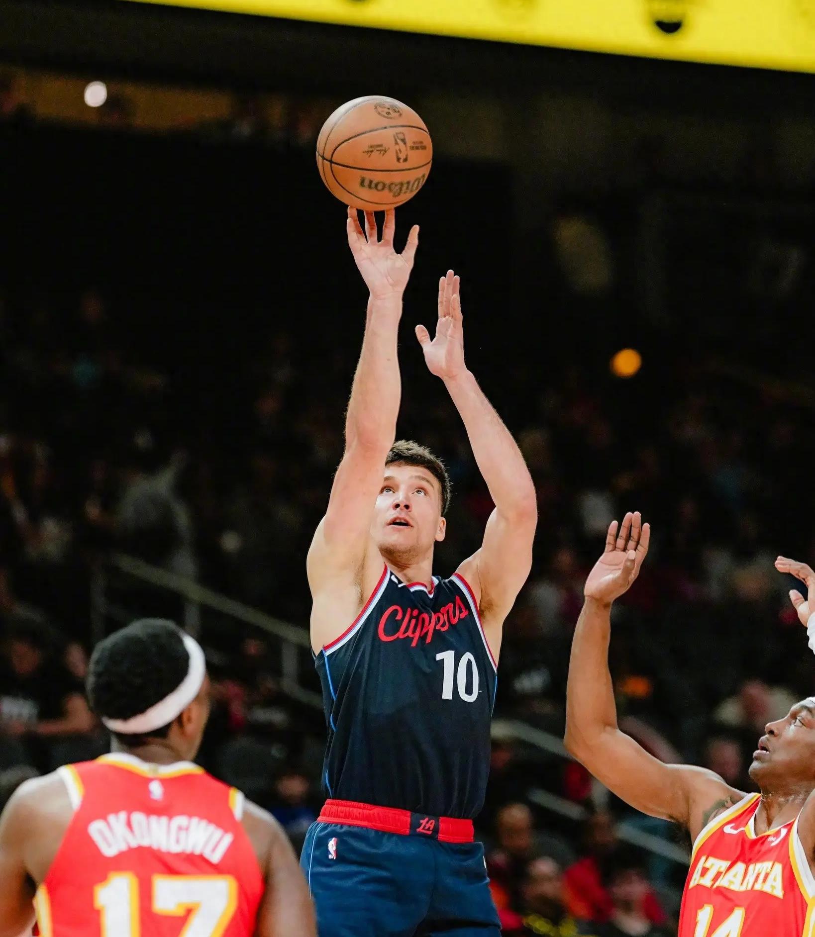 火箭险胜魔术，核心球员状态回暖