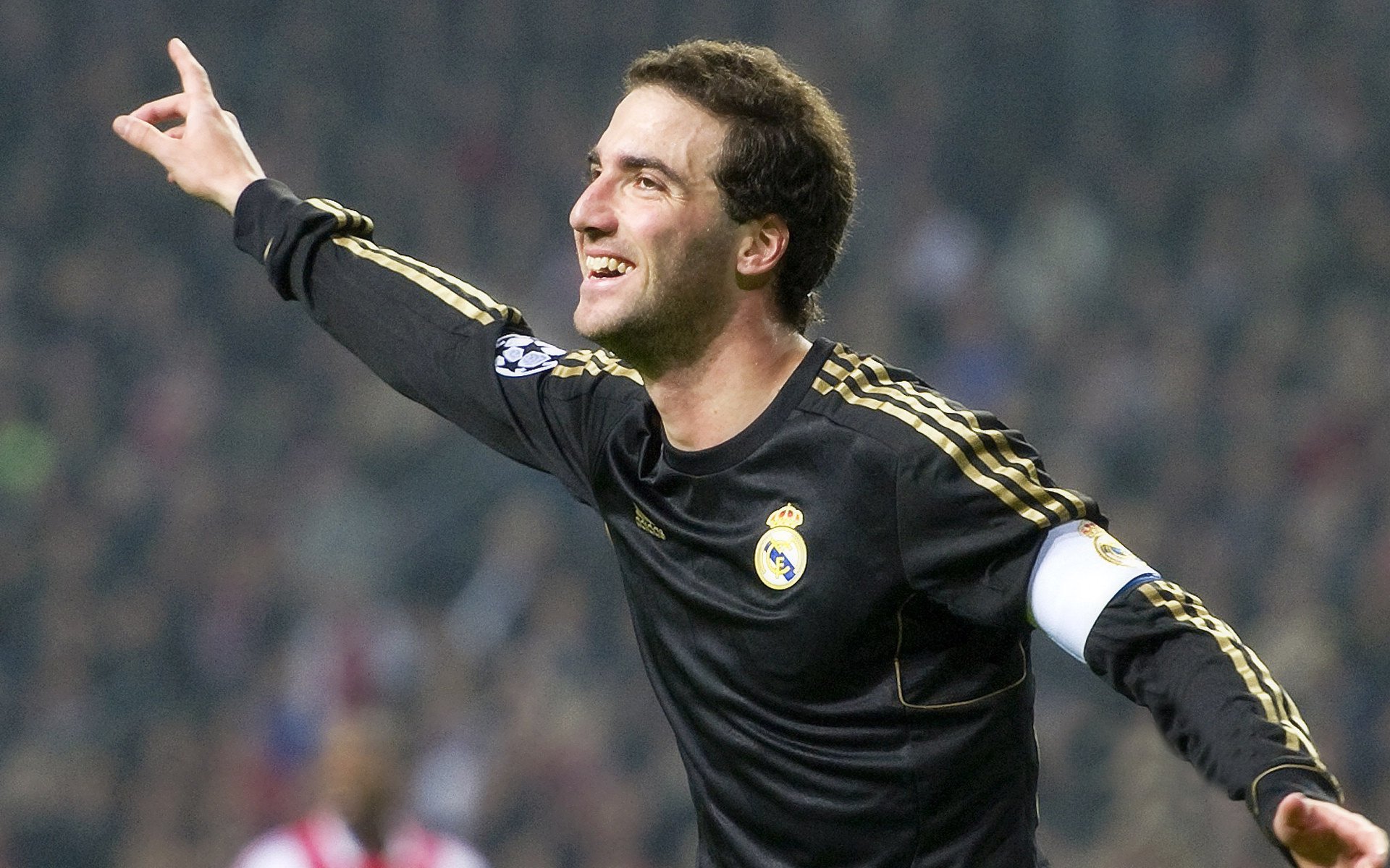 西亚卡姆新星出色发挥表现突出，利物浦前途光明！比赛高潮迭起